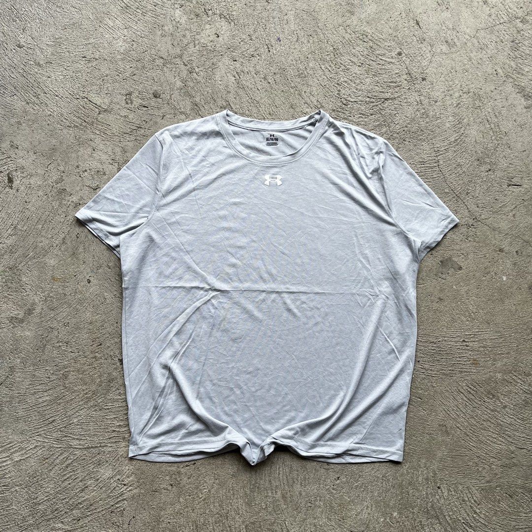 Under Armour Center Logo Shirt (Category: Tshirts & Polo Shirts ) located in Batangas. Submitted by _thriftxplug (Listing ID 1440801253, Image 1). Description: Under Armour Mid Logo Shirt Size: XL Width 25 x 28 - 29 Length No issue Excellent condition Grab: ₱299.