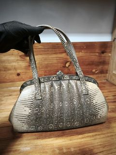 (Category: ) located in . Submitted by queenlyne_vintage_rare_finds (Listing ID 1440948954, Image 1). Description: .