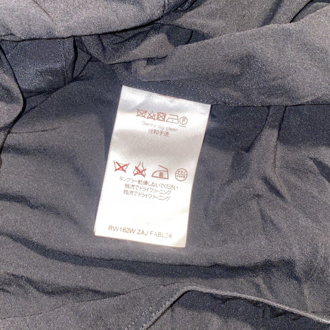 Vintage Rare Louis Vuitton Black Silk Button Up (Category: Blouses) located in Las Pinas. Submitted by tobios (Listing ID 1440907234, Image 3). Description: No when worn photos! LOC: Las Piñas, Metro Manila MOP: GCash or GoTyme MOD: J&T or same day delivery (shipping fee shouldered by buyer).