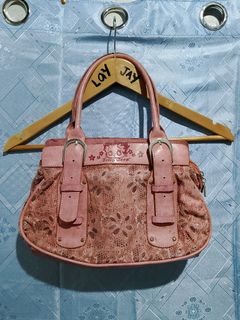 (Category: ) located in . Submitted by ljay.thriftedfind (Listing ID 1440831546, Image 1). Description: .