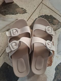 (Category: ) located in . Submitted by farawayfinds (Listing ID 1440836255, Image 1). Description: .