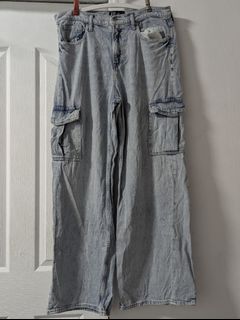 (Category: ) located in . Submitted by simone.closet (Listing ID 1440950338, Image 1). Description: .