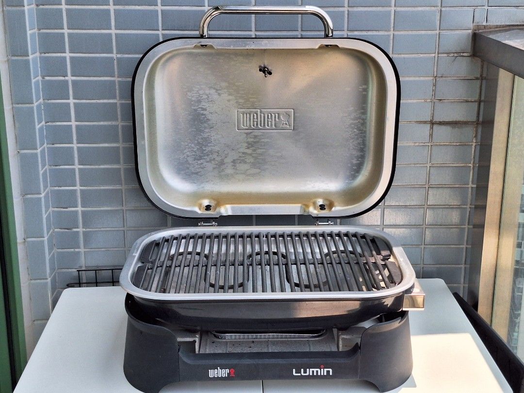 Weber Lumin Electric Grill Black, 家庭電器, 廚房電器, 燒烤爐及火鍋鍋具 - Carousell