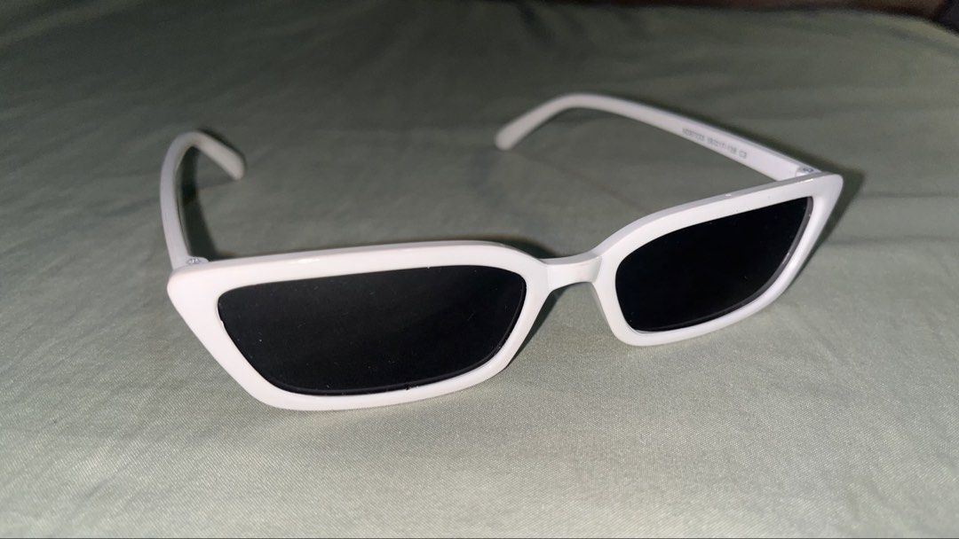 White Cat Eye Sunglasses with Black Lenses (Category: Sunglasses & Eyewear) located in Makati City. Submitted by madwear___ (Listing ID 1440944726, Image 1). Description: 🌀 10/10 condition; no issues 🪷 modes of payment: gcash, maya, chinabank, and unionbank :) 🍀 shipping fee must be paid by buyer; same day delivery is possible 💠 color may vary due to lighting ‼️get all sunglasses for 800 pesos send a message for inquires! 🪄💌.