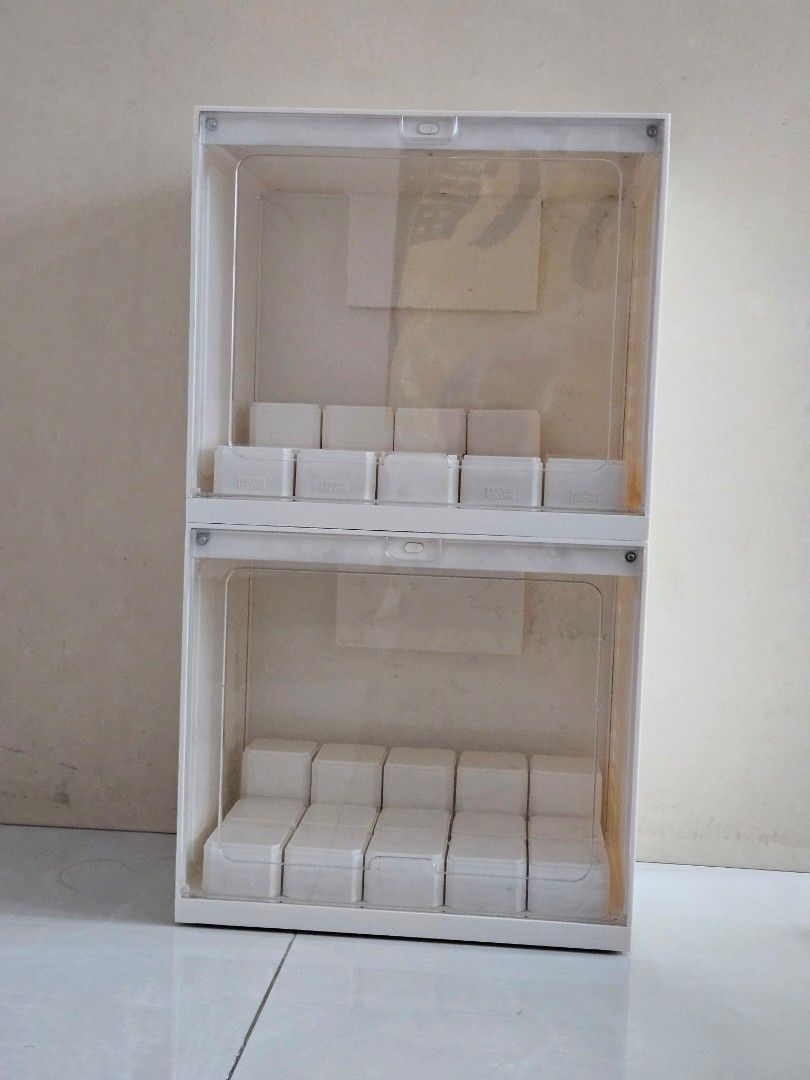 White Plastic Storage Box with Compartments468089712589547520