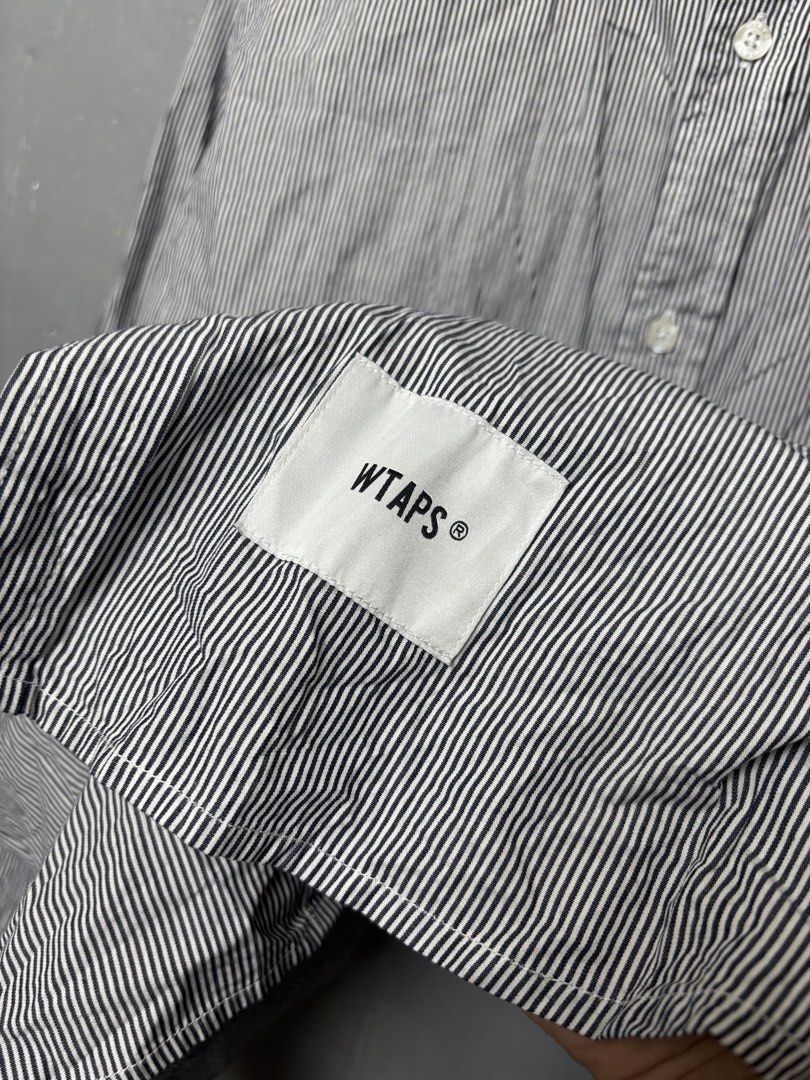 WTAPS Japan Oversized L/S Buttondown Polo (Category: Tshirts & Polo Shirts ) located in Mandaluyong City. Submitted by fellas_ph (Listing ID 1440883858, Image 2). Description: Excellent condition No issues Size L-XL Oversized 28" Width 31" Length.