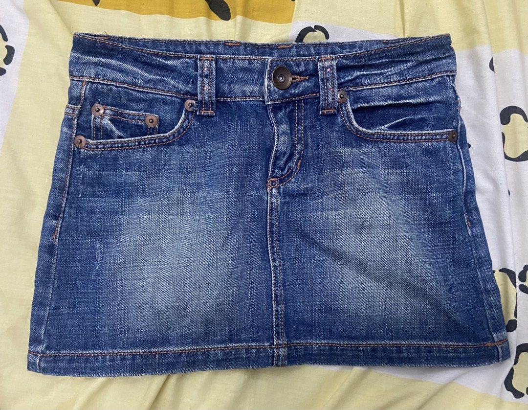 Y2K Short Denim Skirt (Category: Skirts) located in Manila. Submitted by xaaand (Listing ID 1440869318, Image 1). Description: — negotiable just dm me! .
