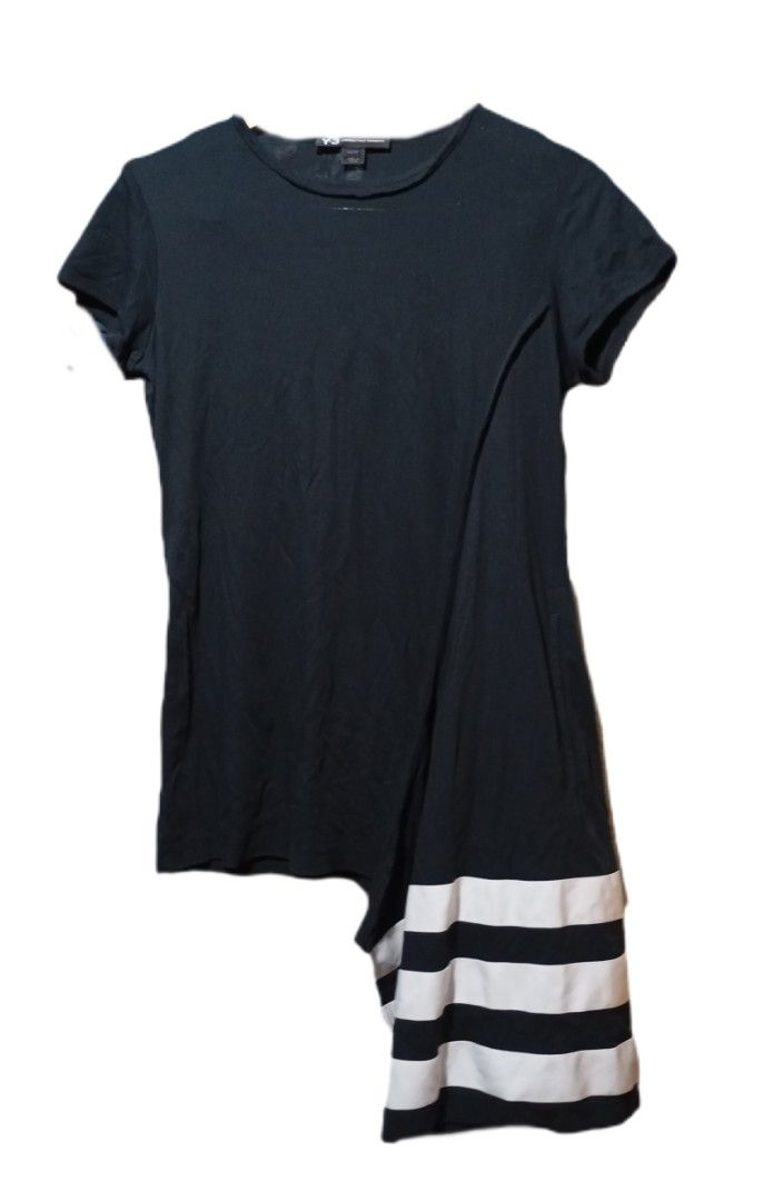 Y-3 adidas/YOHJI YAMAMOTO| Women's Black Contrast White Stripe Hem Cap Sleeve Asymmetric T- Shirt Dress/Top| SIZE:XS-S (Category: Dresses) located in Rizal. Submitted by kakaibafinds (Listing ID 1440838934, Image 2). Description: SIZE: S converted size BUST: 36 inches circumference SHOULDERS:16 inches SLEEVES:5 inches, AH:7"W/14" C LENGTH:27-38 inches MEASUREMENTS are based on tape measure not the tag. FREE SHIPPING (Full Original Price only 580 