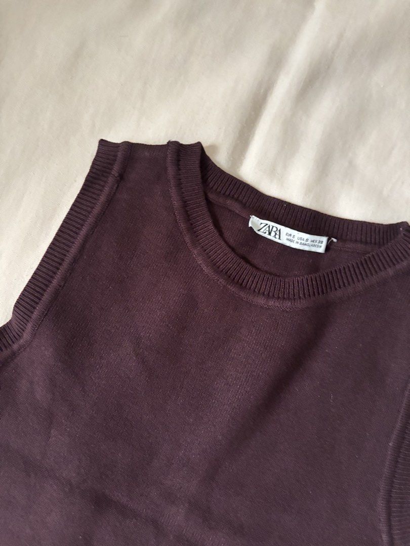 Zara Maroon Knit Sleeveless Crop Top (Category: Sleeveless) located in Pasig City. Submitted by r_ain (Listing ID 1440859978, Image 2). Description: - Color: Maroon/Dark plum/burgundy - Crew neck style - Size S can fit up to M .