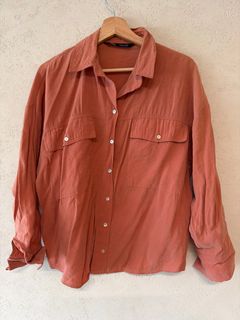 (Category: ) located in . Submitted by clearingofwardrobe (Listing ID 1440762465, Image 1). Description: .