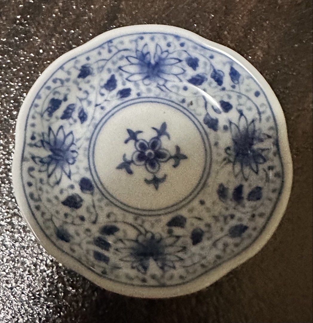 6 pcs Blue and White Floral Ceramic Dish (Category: Dinnerware & Cutlery) located in Quezon City. Submitted by mystictiger.019d9c (Listing ID 1441088255, Image 1). Description: - Small ceramic dish - Features a lovely blue floral pattern - Unique wavy edge rim - Ideal for holding small trinkets or as a decorative accent - Approximately 4 inches in diameter - No chips or cracks observed.