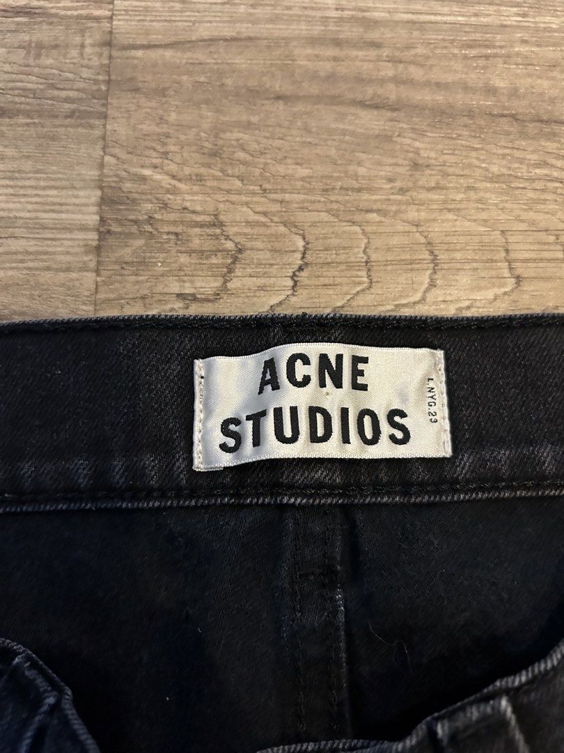 Acne Studios Roc Cash Jeans (Category: Jeans) located in Los Banos. Submitted by remynextdoor (Listing ID 1440954150, Image 2). Description: - Acne Studios Roc Cash Jeans - Color: Black - Size: 32 - Length: 39.5 - Made in Italy - Material: Cotton with elastane for comfort - Closure: Button fly - Style: Classic five-pocket - A perfect staple for any wardrobe.