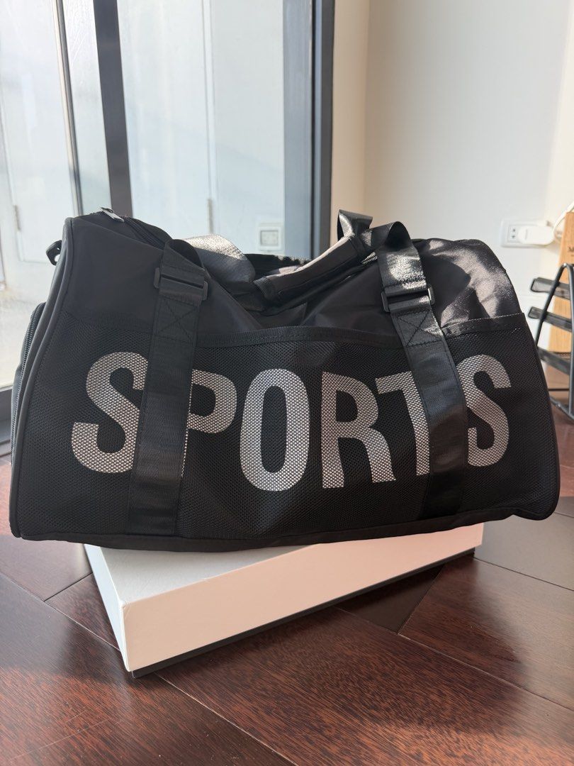 Active Bag (Category: Activewear) located in Makati City. Submitted by preloveditems_8 (Listing ID 1441040401, Image 1). Description: .