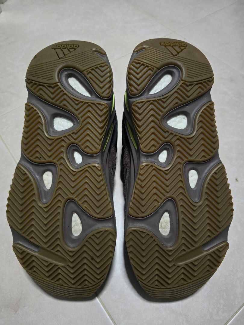 Adidas Yeezy Boost 700 Mauve (Shoebox provided) (Category: Sneakers) located in Singapore. Submitted by timo97 (Listing ID 1441134835, Image 3). Description: - Selling due to limited use - Lightly used with no flaws condition refer to photos provided and soles for usage. PM for more photos - Comes with original shoebox.