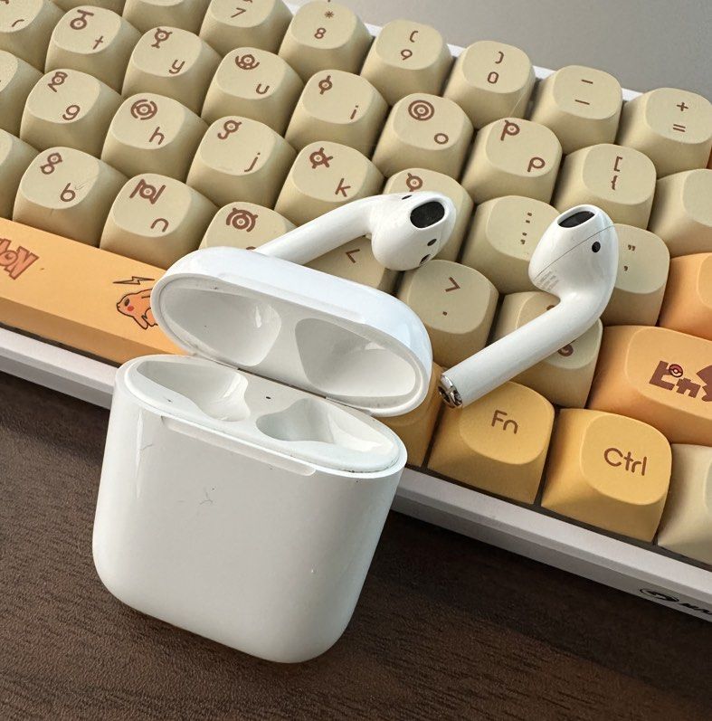Airpods Gen 2 (Category: Earphones) located in Singapore. Submitted by tossim01 (Listing ID 1441032356, Image 2). Description: Used Apple AirPods Gen 2 for sale. ✅ Fully functional, no issues at all — audio, mic, and Bluetooth work perfectly. ✅ Battery life is still good for daily use. ✅ No major scratches or damage on the earbuds or case (normal wear expected). Comes with: • ✅ Original AirPods Gen 2 charging case • ✅ A free silicone protective c