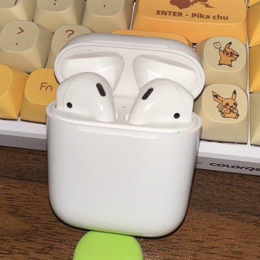 Airpods Gen 2 (Category: Earphones) located in Singapore. Submitted by tossim01 (Listing ID 1441032356, Image 3). Description: Used Apple AirPods Gen 2 for sale. ✅ Fully functional, no issues at all — audio, mic, and Bluetooth work perfectly. ✅ Battery life is still good for daily use. ✅ No major scratches or damage on the earbuds or case (normal wear expected). Comes with: • ✅ Original AirPods Gen 2 charging case • ✅ A free silicone protective c