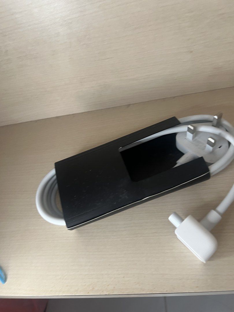 Apple 61W USB-C Power Adapter with UK Plug469287392416245760
