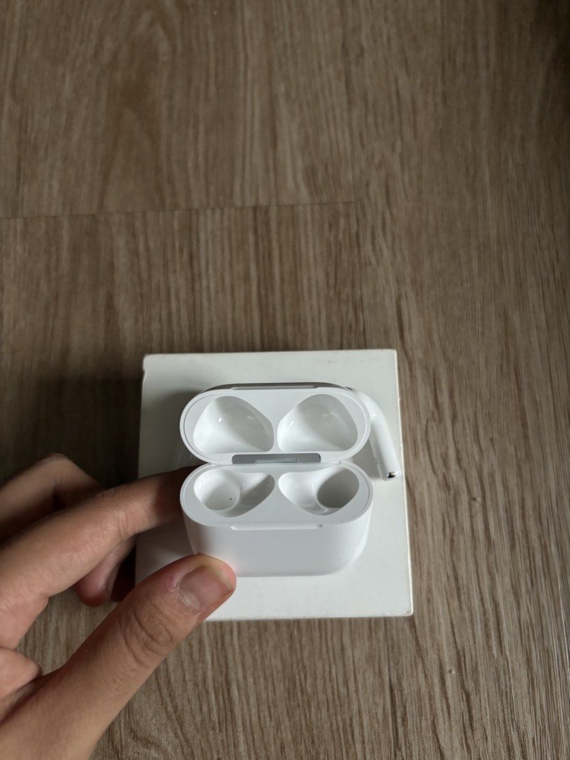 Apple AirPods 4 471138079270522881