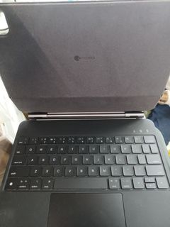 Apple iPad Keyboard with Protective Case Apple476810748374568960