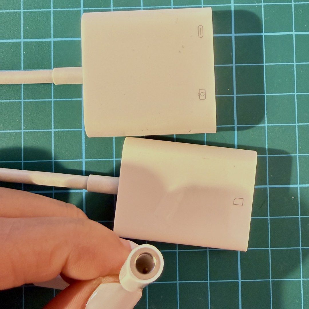 Apple Lightning Adapters469411562983280642
