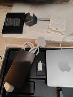 Apple MacBook Air 11-inch477037926537635840