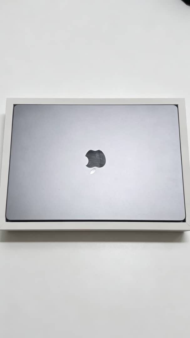 Apple MacBook Pro 14-inch (2021) - Space Gray469411564953937922