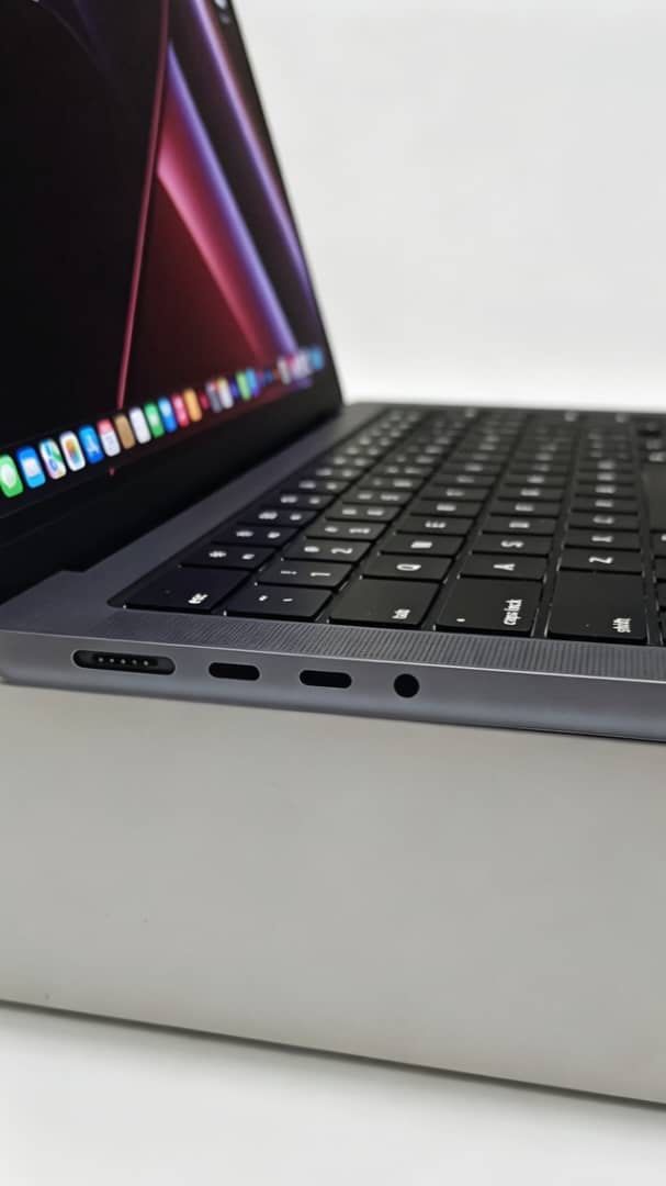 Apple MacBook Pro 14-inch (2021) - Space Gray469411564953937921
