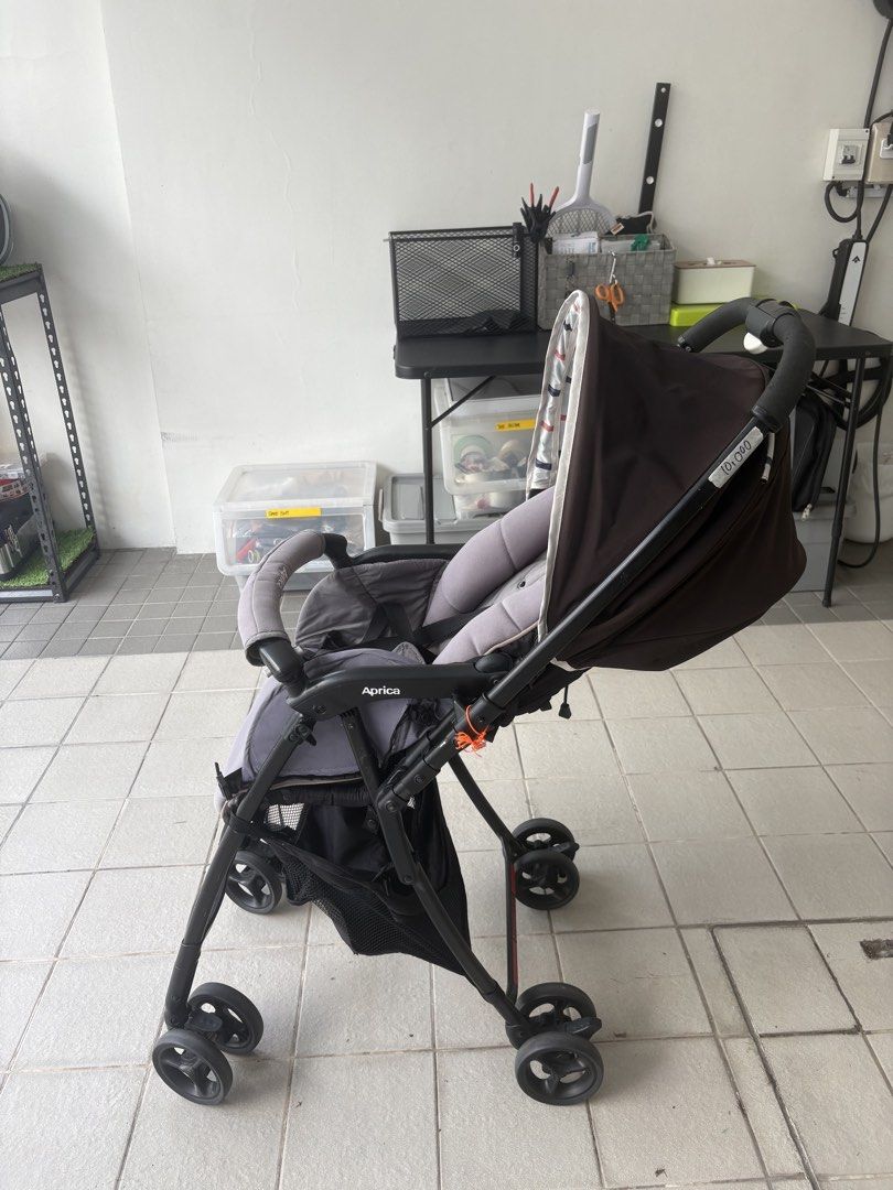 Aprica Karoon Air (used) lightweight (Category: Strollers) located in Manila. Submitted by happyclosetsph (Listing ID 1441047548, Image 2). Description: Aprica Karoon air (used) Very lightweight Original bought in 2019 Used but still usable Pick up in Taguig Acacia Estates.