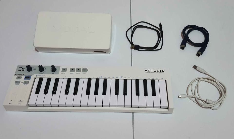 Modal Skulpt SE (Category: Soundbars, Speakers & Amplifiers) located in Santa Rosa. Submitted by rs137 (Listing ID 1440967292, Image 2). Description: Lowered price Selling my Modal Skulpt SE. Skulpt SE (P6500) - Bought in summer 2021, used but good condition. - Unit can be powered by power bank so battery compartment was never used. - Presets in banks 6-8 overwritten and there are sequences written in banks 9-10 Videos showing that device is work