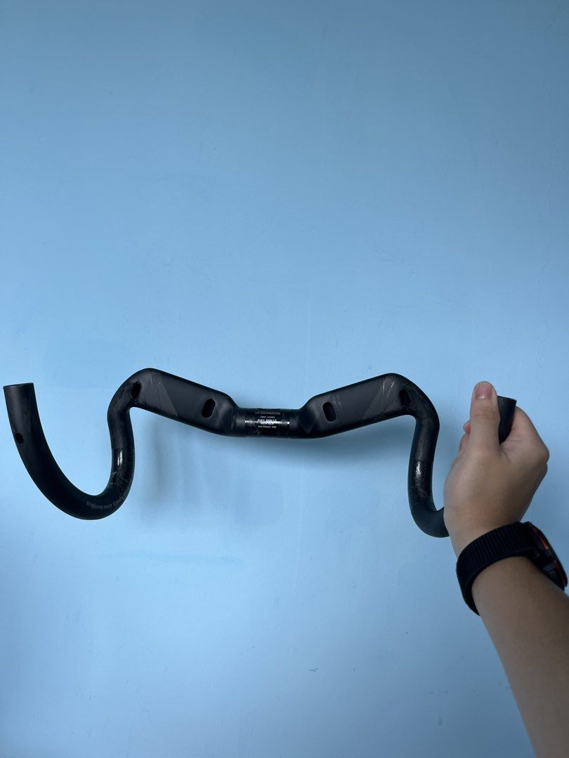 Ascent Aeroo LR Aero road bike handlebar (Category: Parts & Accessories) located in Singapore. Submitted by .gtyx. (Listing ID 1440969166, Image 2). Description: Ascent Aeroo LR minor non structural clamp marks from stem. .