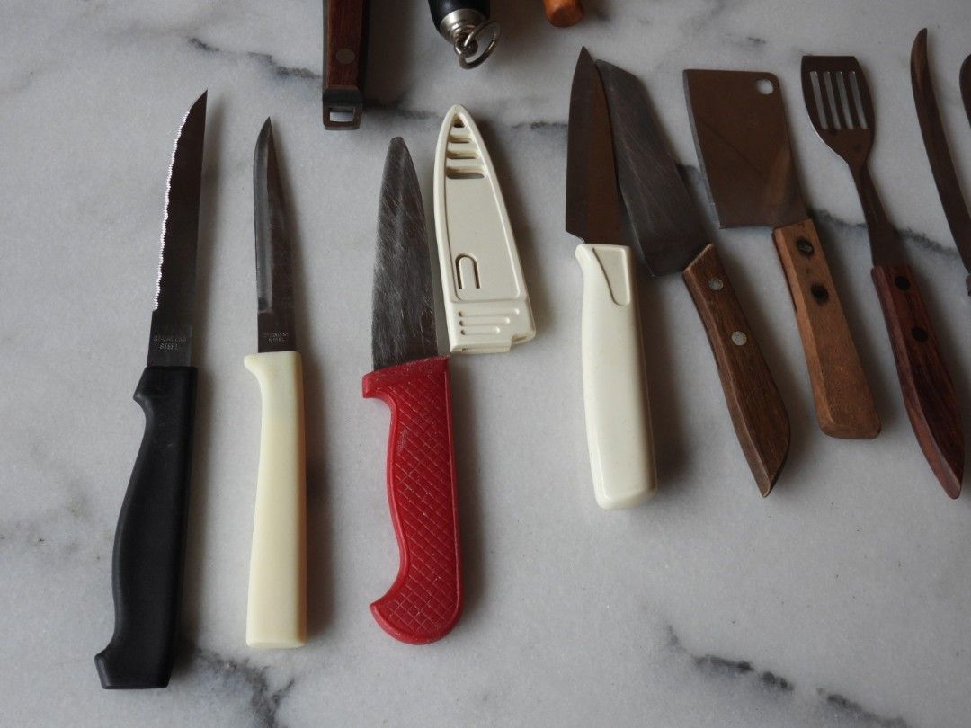 Assorted Knives and Kitchenware469337991472762884