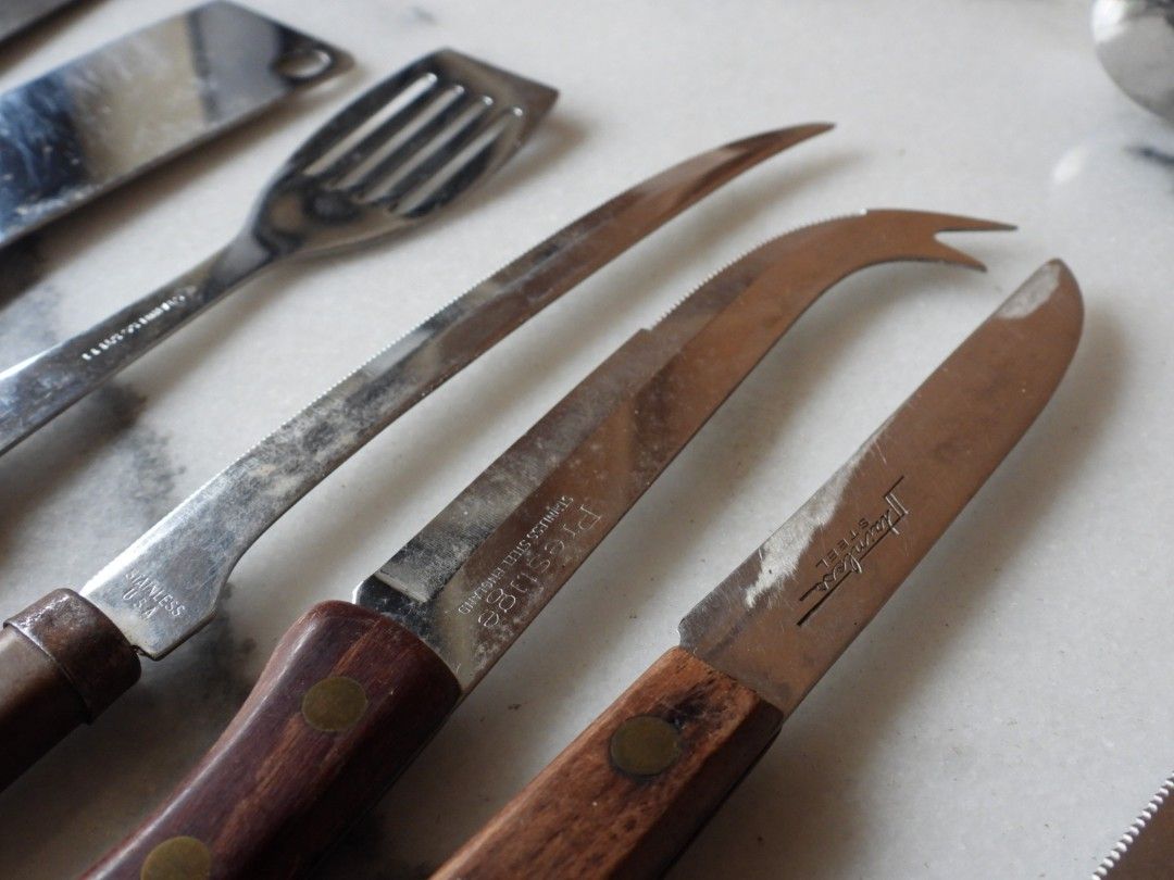 Assorted Knives and Kitchenware469337991472762883