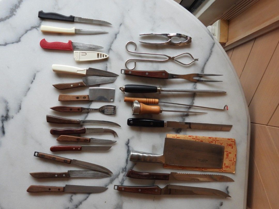 Assorted Knives and Kitchenware469337991472762880