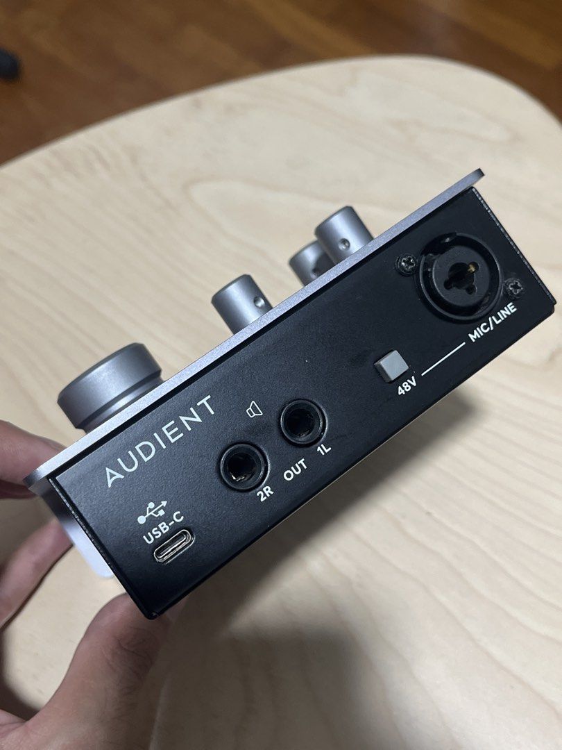 Audient iD4 MKII USB Audio Interface469743838608107522