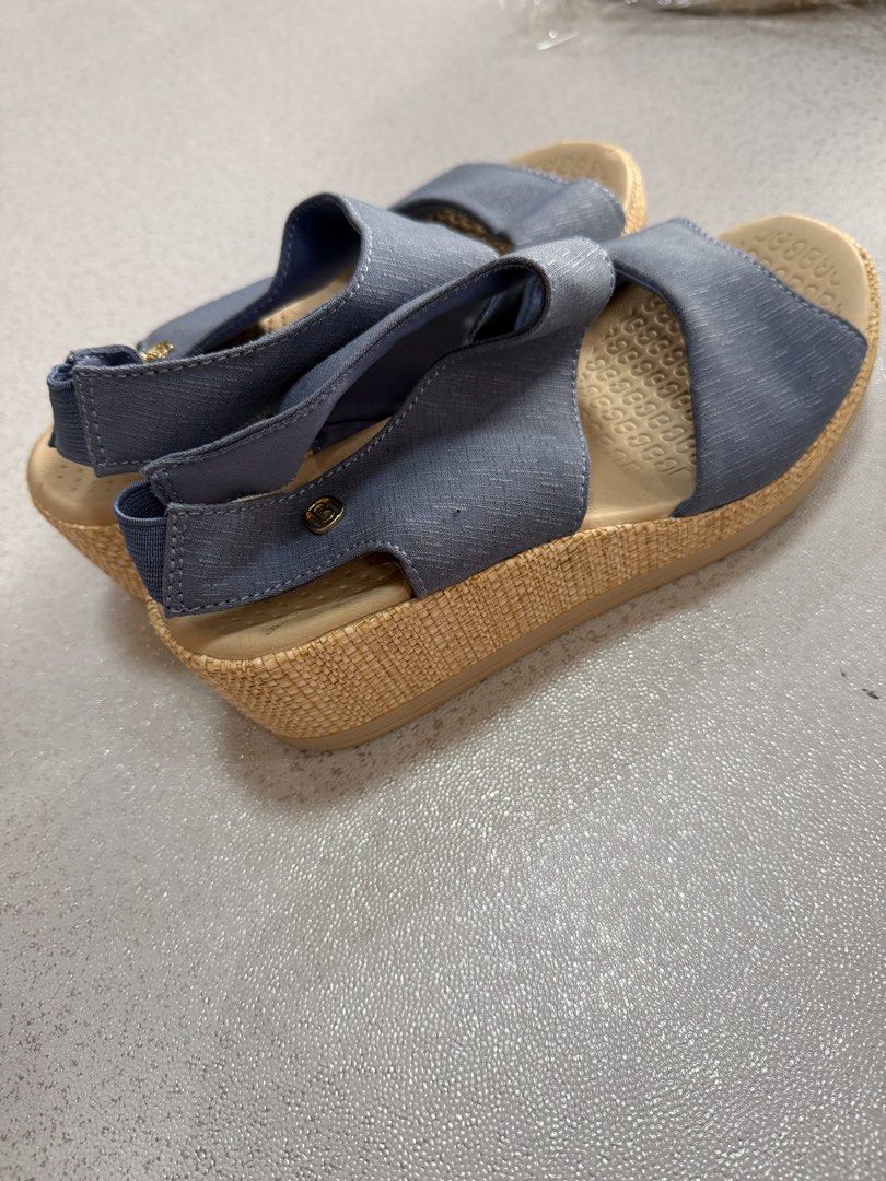 Authentic Bzees “Smile” Washable Slingback Wedge Sandals – Slate Blue (Category: Wedges) located in Angeles City. Submitted by exate (Listing ID 1441110050, Image 2). Description: [PRELOVED] Authentic Bzees “Smile” Washable Slingback Wedge Sandals – Slate Blue Selling an exceptionally comfortable, gently used pair of authentic Bzees “Smile” slingback wedge sandals. Imported from the US, these feature an ultra-lightweight design with a flexible, d