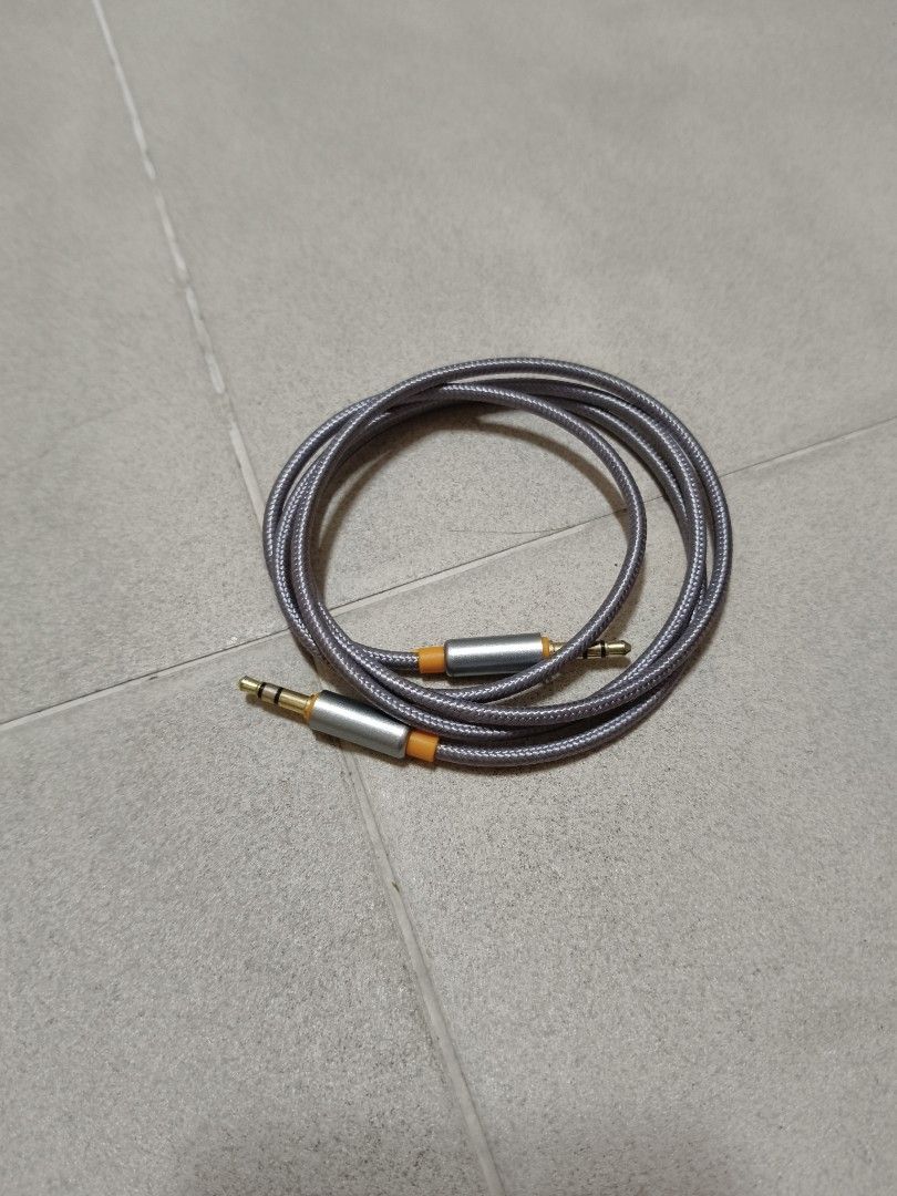 AUX cable (Category: Other Audio Equipment) located in Singapore. Submitted by bumblebeet (Listing ID 1441006476, Image 1). Description: 3.5mm aux cable. Connects devices with aux ports. Works well. Self collection only..