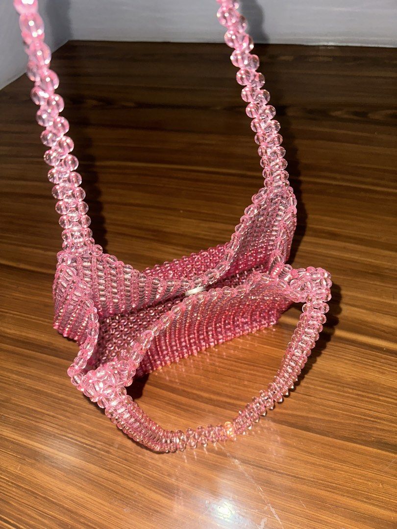 Big Beaded Expandable Shoulder Bag (Category: Shoulder Bags) located in Quezon City. Submitted by smileybeans (Listing ID 1441038409, Image 2). Description: Handmade Available for same day delivery Shipping 55 within mm and 165 provincial.