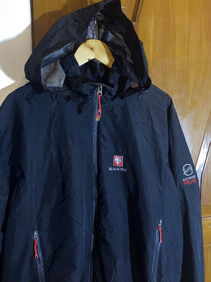 Black yak (Category: Coats, Jackets and Outerwear) located in Davao. Submitted by sellsell2002 (Listing ID 1441110240, Image 2). Description: Black yak extreme peak Excellent condition Width 24 Length 28 back 29.5 Detachable hood 700.