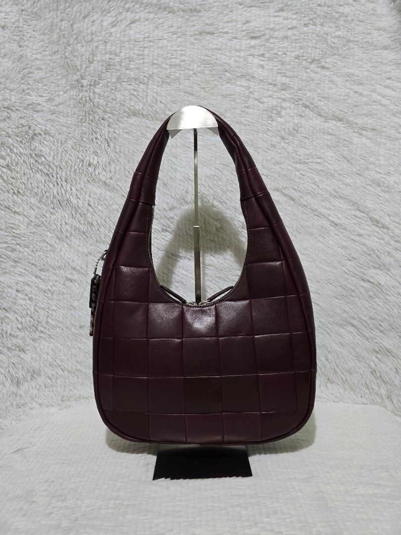 BNEW Coachtopia Alter Ego Crescent Bag (Category: Luxury Bags & Wallets) located in Baguio. Submitted by obsessed_ph (Listing ID 1441062137, Image 2). Description: .