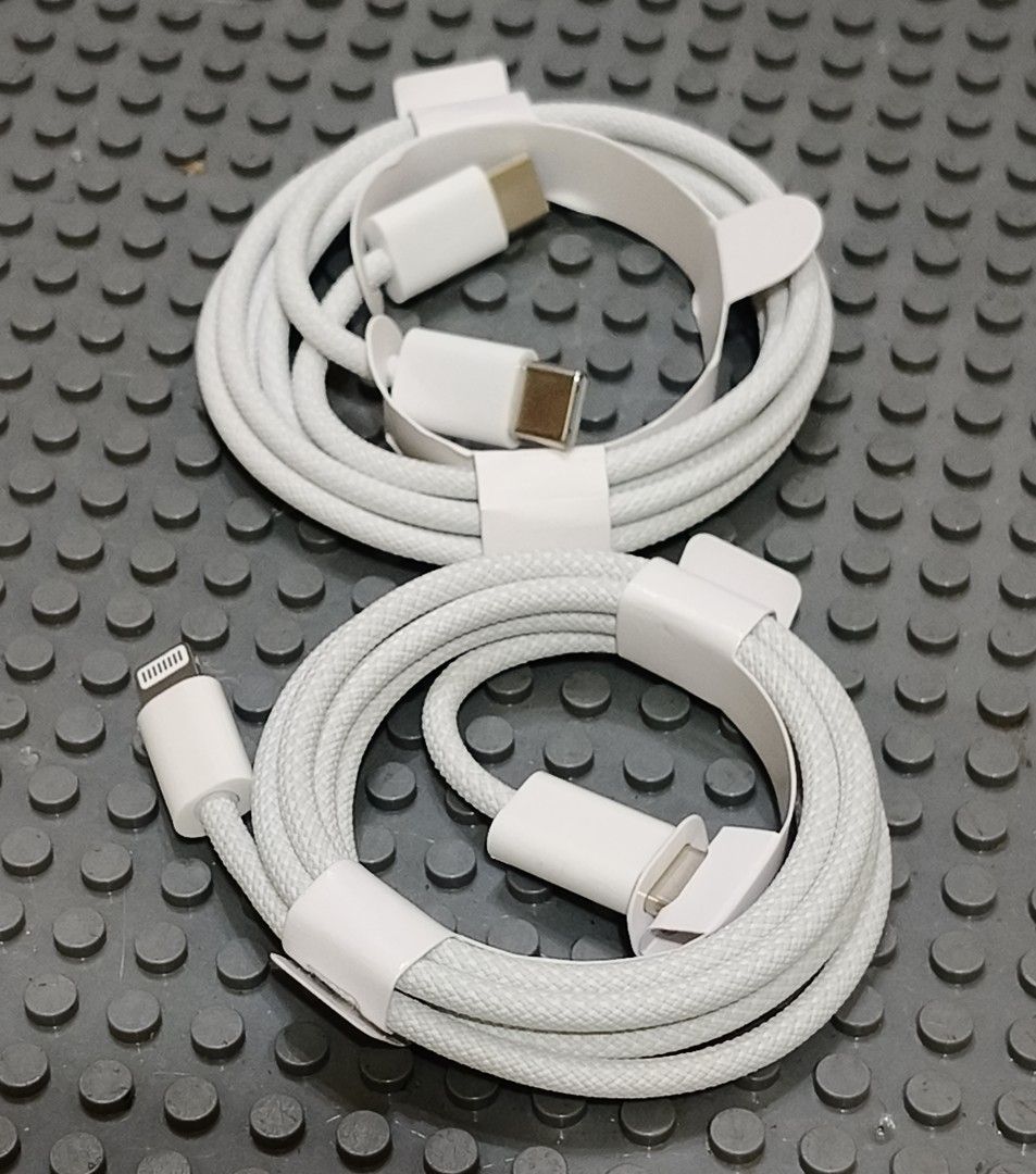 Braided Type C to Type C Cable and Type C to Lightning Cable (Category: Chargers & Cables) located in Quezon City. Submitted by aiyhannah (Listing ID 1441126716, Image 3). Description: Brand new Fast Charging 1 meter in length Braided Cable for android, macbook and iphone 60W TYPE C TO TYPE C CABLE - ₱350.00 30W TYPE C TO LIGHTNING CABLE - ₱300.00 Accepts cash or gcash payments Pick up or delivery with SF via Lalamove Loc: Batasan Hills QC.