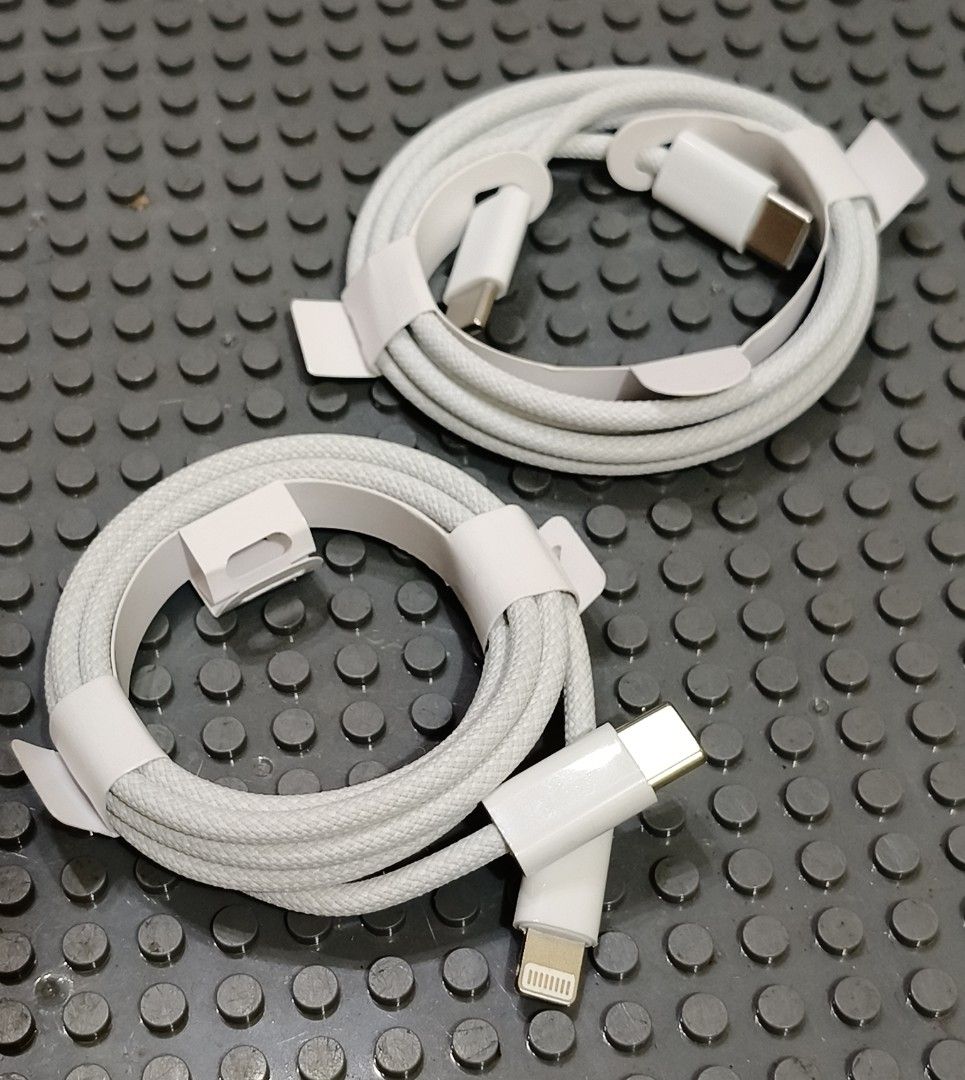 Braided Type C to Type C Cable and Type C to Lightning Cable (Category: Chargers & Cables) located in Quezon City. Submitted by aiyhannah (Listing ID 1441126716, Image 1). Description: Brand new Fast Charging 1 meter in length Braided Cable for android, macbook and iphone 60W TYPE C TO TYPE C CABLE - ₱350.00 30W TYPE C TO LIGHTNING CABLE - ₱300.00 Accepts cash or gcash payments Pick up or delivery with SF via Lalamove Loc: Batasan Hills QC.