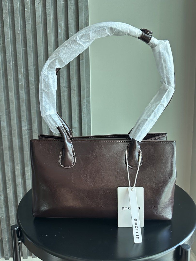 Brown Shoulder bag (Category: Shoulder Bags) located in Taguig. Submitted by declutterkweeen (Listing ID 1441051924, Image 2). Description: BNEW Brown shoulder bag Measurements are in the photo RFS: it was a gift and never really got to use it, sayang it’s just stored..