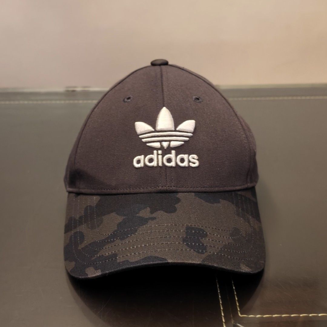 Caps (Category: Caps & Hats) located in Singapore. Submitted by offworlds (Listing ID 1441069162, Image 5). Description: - Caps for sale - Adidas cap with camouflage brim ($15) - New Era New York Yankees cap ($20) - St Louis Cardinals cap ($10) - White Praxis Automation Technology cap ($2) - Plain khaki cap with Nike swoosh ($10) - Perfect variety for cap enthusiasts - Buy all for $50 Price is negotiable per cap Meet up at my convenience and DM f