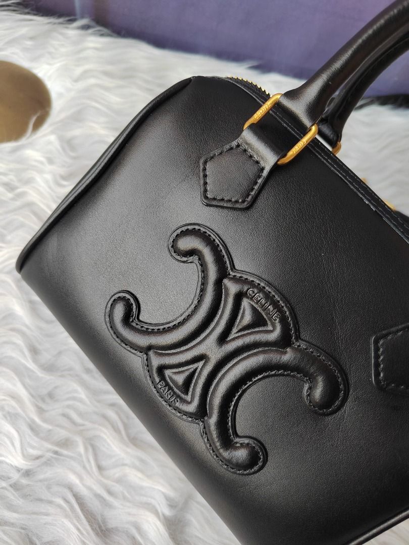 C*line Boston Bag (Category: Luxury Bags & Wallets) located in Caloocan City. Submitted by bbagsandpreloved (Listing ID 1441079159, Image 1). Description: Ce*line Boston Bag Black Height: Approximately 15.5cm Width: Approximately 19.5cm Depth: Approximately 10.5cm Shoulder: Approximately 104-120cm.