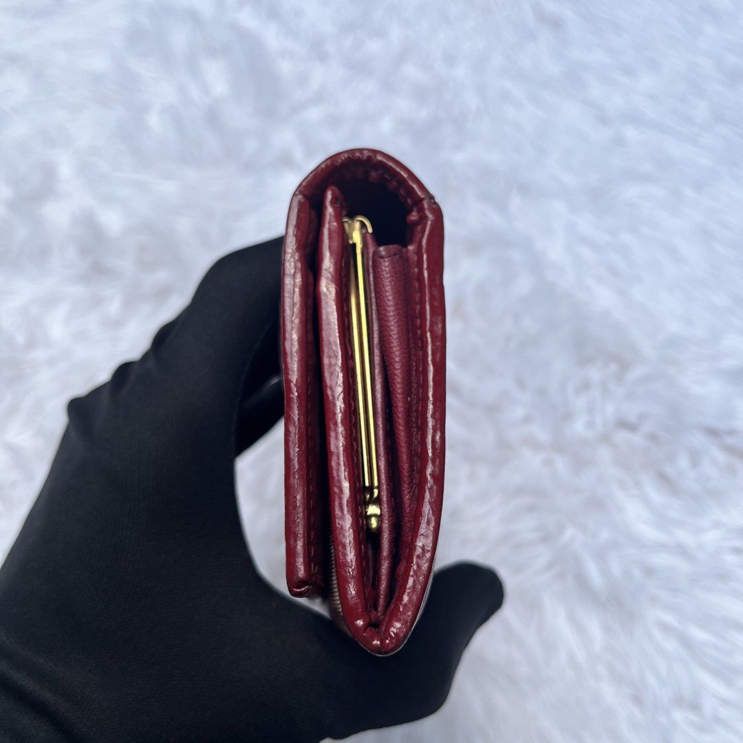 Christian Dior Monogram OBLIQUE LONG WALLET (Category: Luxury Bags & Wallets) located in Manila. Submitted by contemporarydripstore (Listing ID 1440964629, Image 3). Description: - Authentic Christian Dior wallet - Iconic red and beige Diorissimo monogram canvas - Genuine leather trim and interior - Secure snap closure - Ample card slots and compartments for organization - A timeless and practical piece for daily use WTS DIOR OBLIQUE LONG WALLET 