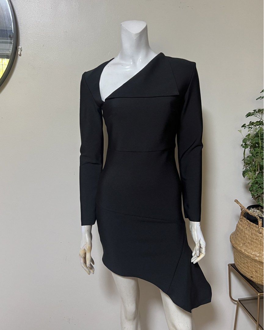Classy Bandage Mini Black Dress! (Category: Dresses) located in Muntinlupa City. Submitted by bff_findsph (Listing ID 1440958050, Image 3). Description: lack Bandage Mini Dress | ₱1,200 Confidence wrapped in simplicity. 🖤 Fabric | Stretchable Size | Medium Measurements Bust | 28-31 Waist | 26-29 Hips | 30 -34 Length | 33 Comment “MINE” or DM us for inquiries. Visit and follow our page to explore our latest collections..