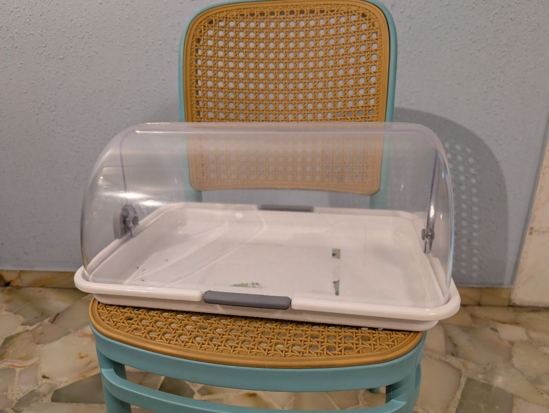 Clear Dome Food Cover with White Base469599808085698560