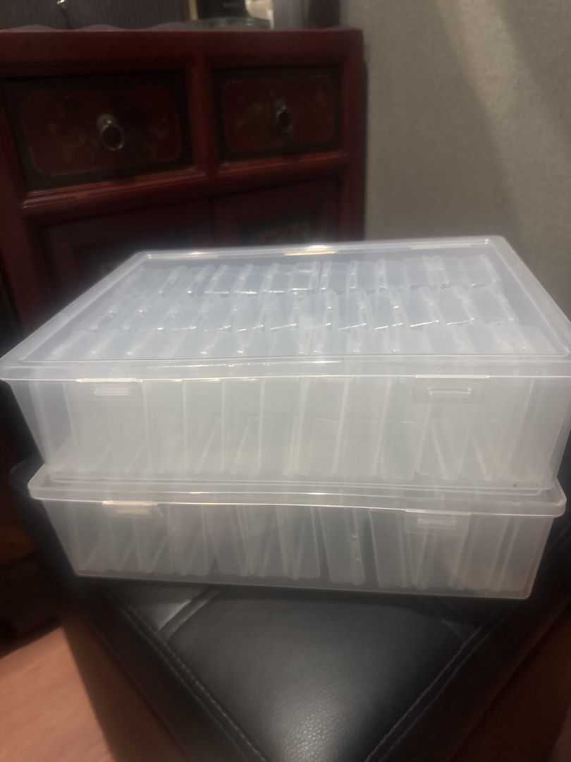 Clear Plastic Storage Box with Multiple Compartments469200812796160001