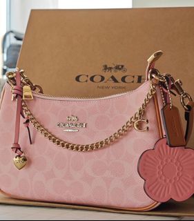 (Category: ) located in . Submitted by shopcolourfoo (Listing ID 1441021908, Image 1). Description: .