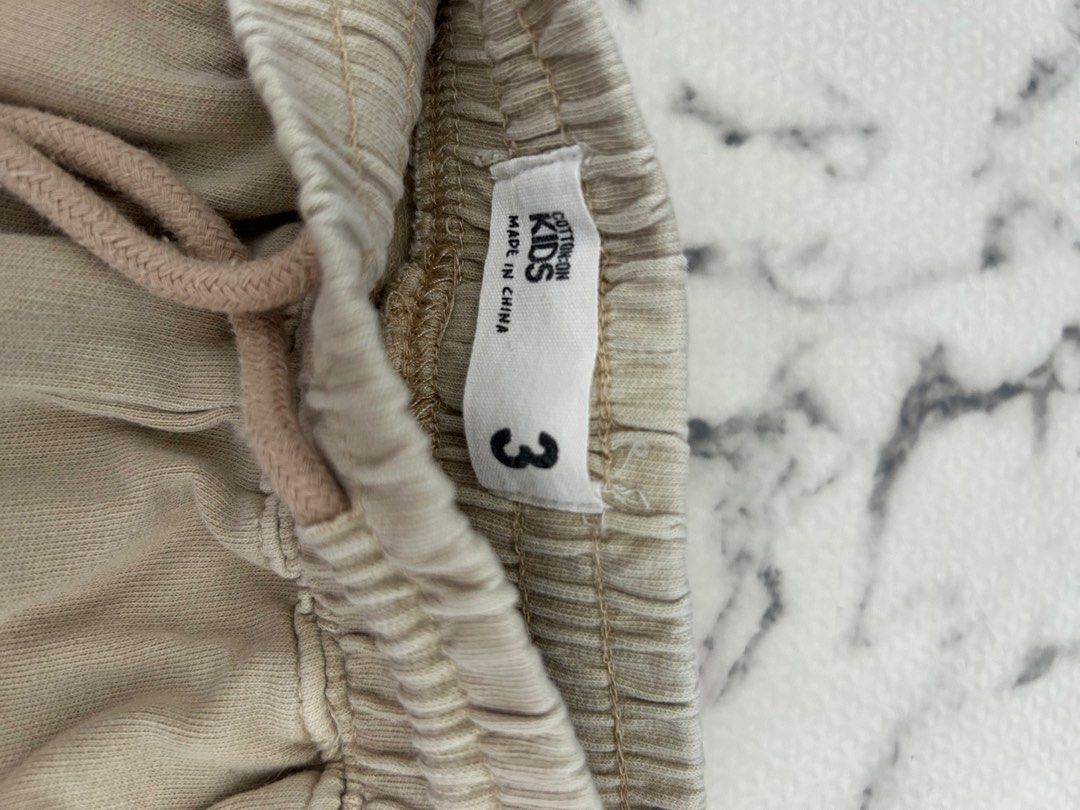 Cotton shorts for kids (Category: Babies & Kids Fashion) located in Binan City. Submitted by carol2829 (Listing ID 1441025389, Image 2). Description: cottonon shorts lighly used for 3 years old.